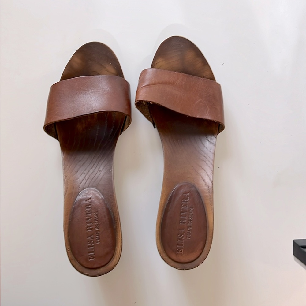 Clogs/Mules/ wooden bottom
